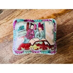 Vintage Chinese Famille Rose Porcelain Trinket Box Qianlong Mark Mid Century